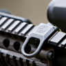 Антабка на планку Weaver/Picatinny Magpul® RSA® MAG502