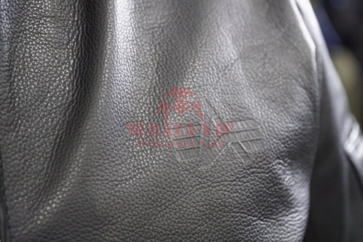 Кожаная куртка-бомбер Alpha Industries MA-1 Leather Flight Jacket (Black)